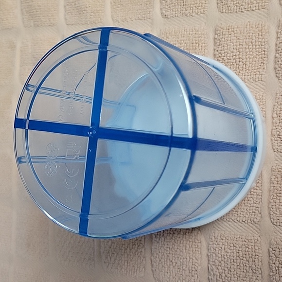 Vitamin / pill organizer / dispenser / craft storage - Picture 2 of 3